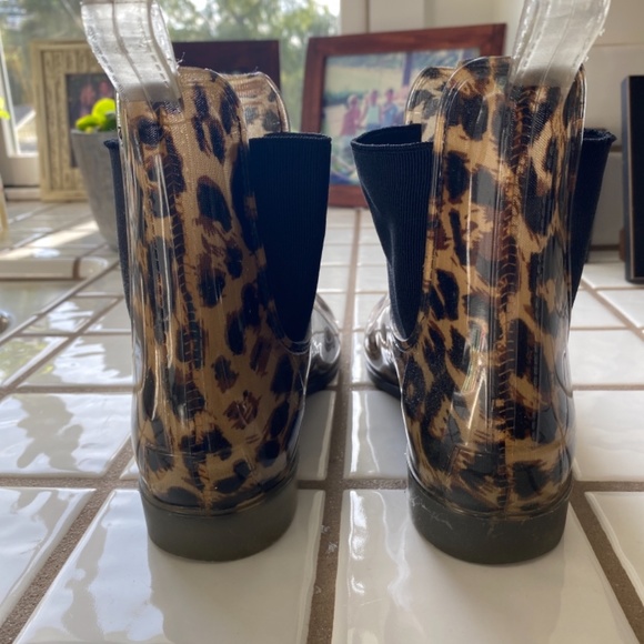 J Crew Chelsea Leopard Print Ankle Rain Boots Size 10 - Picture 2 of 6